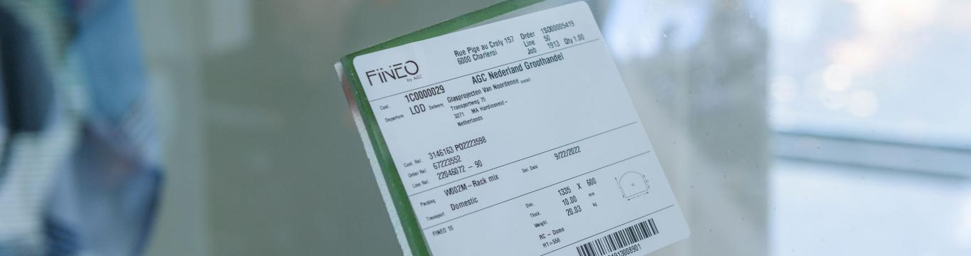 "Bert van Kruistum uw partner in glaszetten, glas reparatie, glas zetten en glas isolatie"